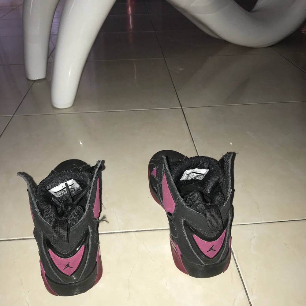 JORDANS FOR GIRLS - Picture 3 of 4